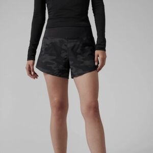 Athleta Run With It Reflective Printed 3.5” Shorts